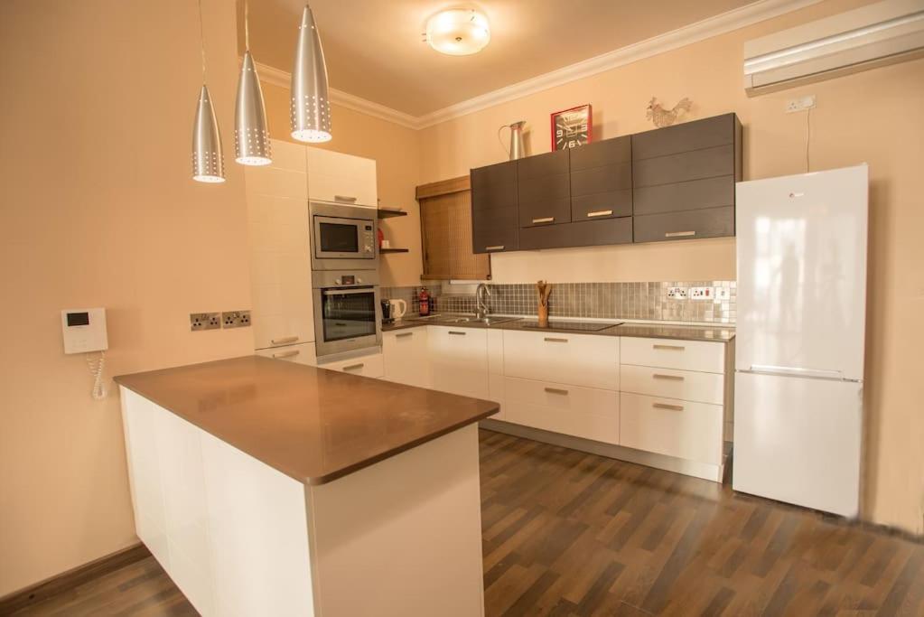 Bugibba Square Seaview 3 Bedroom Apartment St. Paul's Bay Luaran gambar